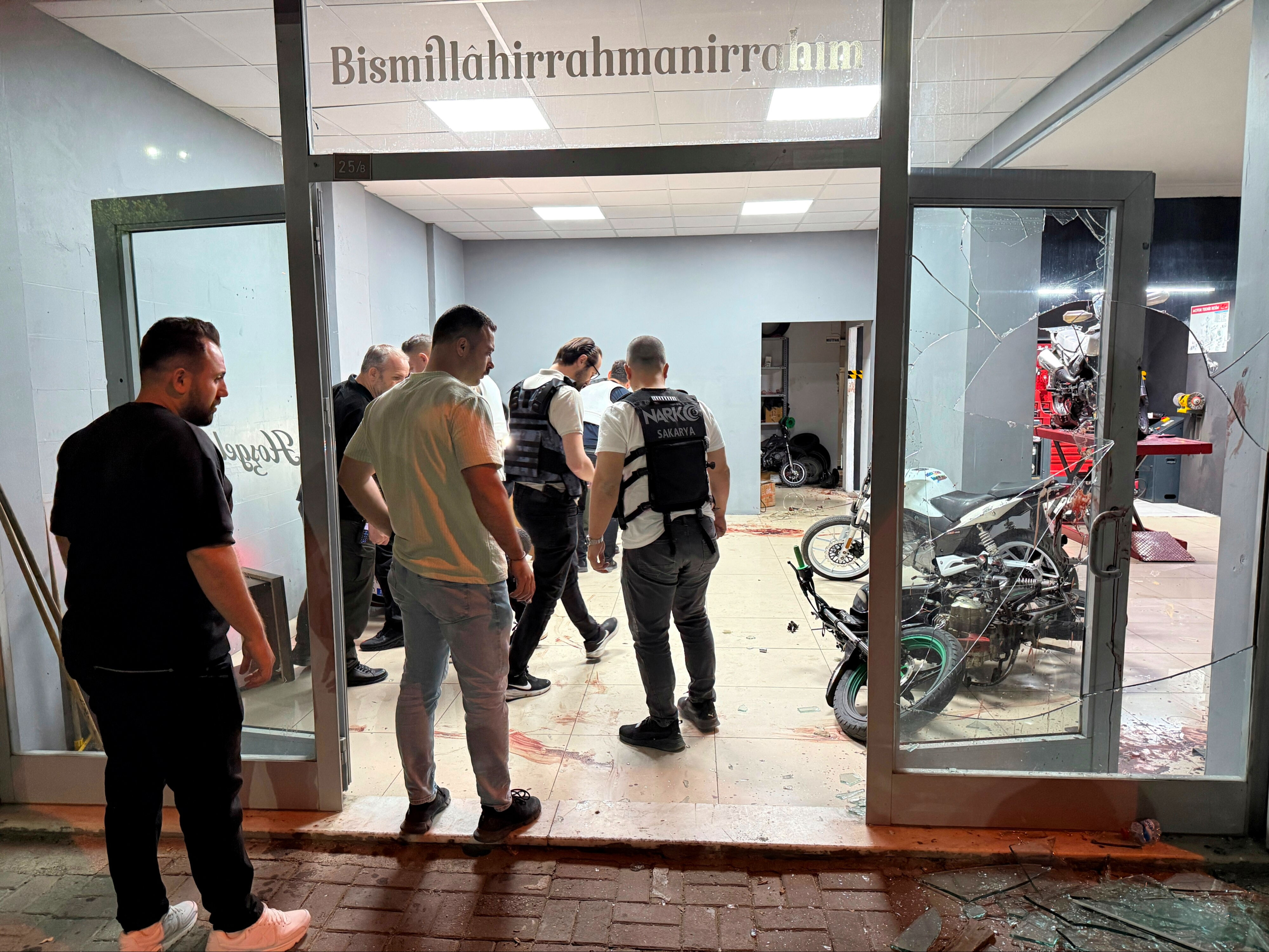 Bu olay film sahnelerinde bile yoktur! Polisle çatıştı, yaralandı, 6 saat direndi... Bu olay film sahnelerinde bile yoktur! Polisle çatıştı, yaralandı, 6 saat direndi... - 6. Resim