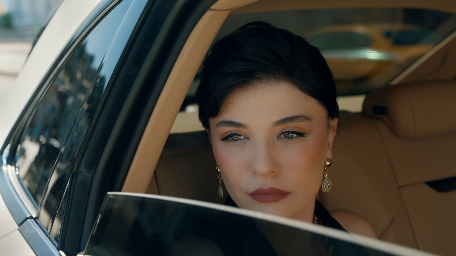 Ekranların sevilen dizisinden üzücü haber! Leyla dizisi final mi yapıyor? - 1. Resim