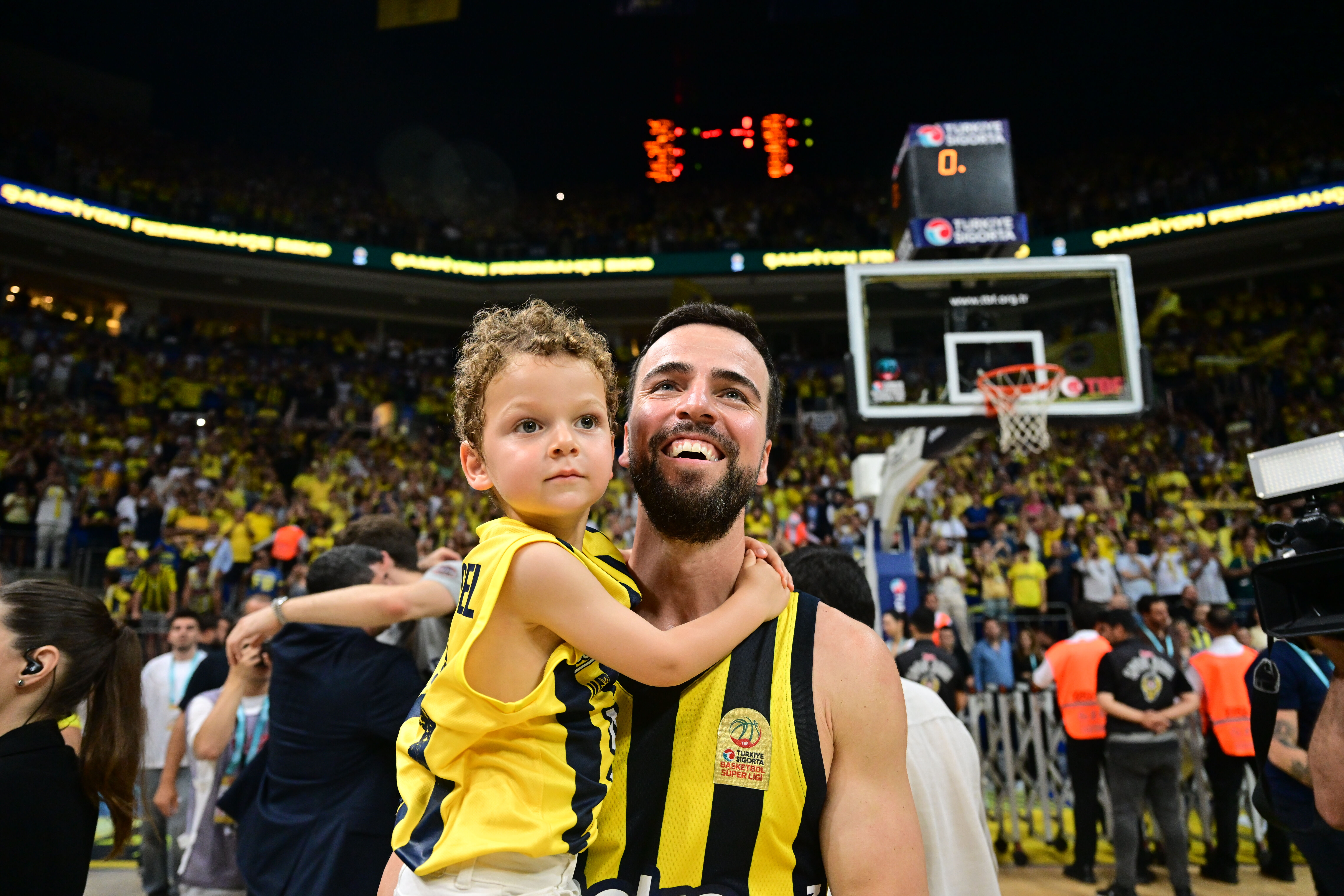 Fenerbahçe Beko, Basketbol Süper Ligi'nde şampiyon! - 4. Resim