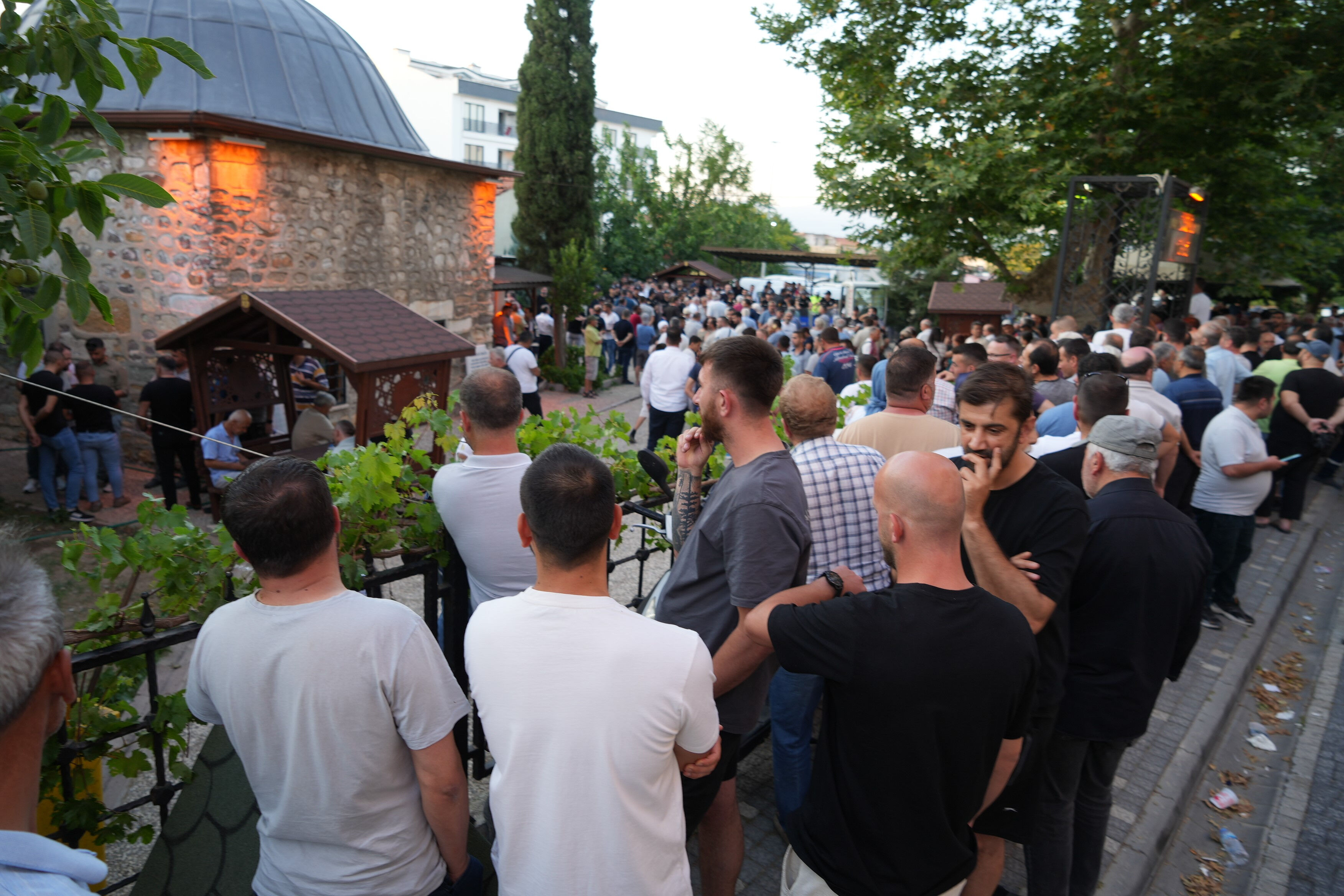 İmam Sadettin Kılıç'ın vasiyeti kriz çıkardı! Belediye ile halk karşı karşıya geldi, devreye Cumhurbaşkanlığı girdi - 2. Resim