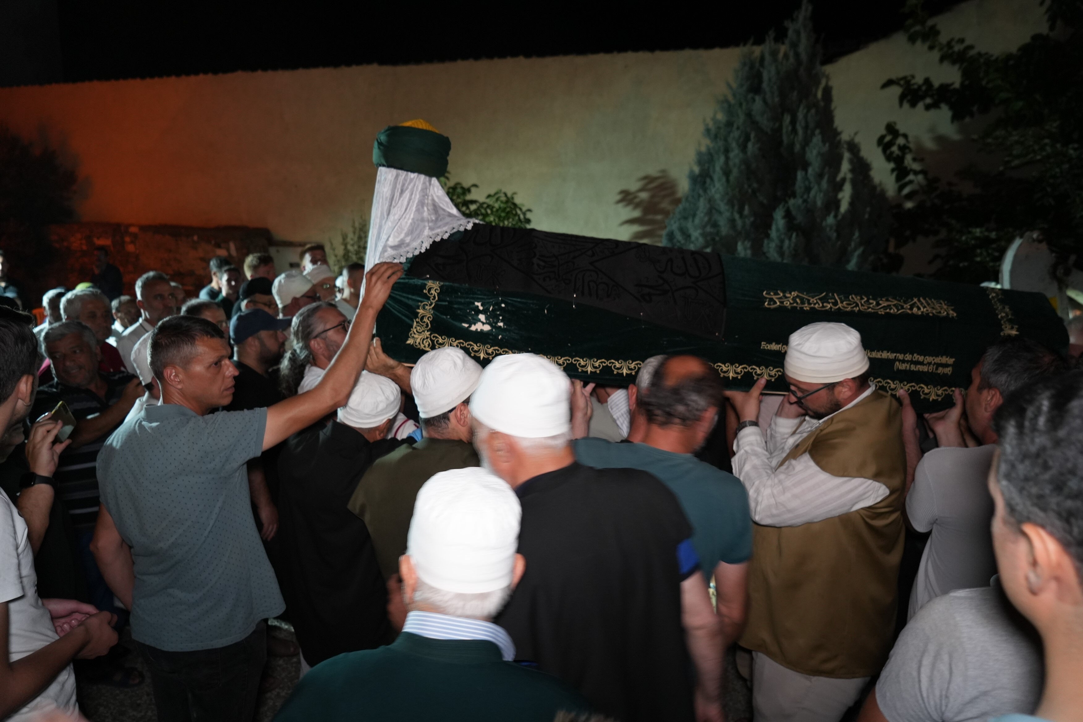 İmam Sadettin Kılıç'ın vasiyeti kriz çıkardı! Belediye ile halk karşı karşıya geldi, devreye Cumhurbaşkanlığı girdi - 4. Resim