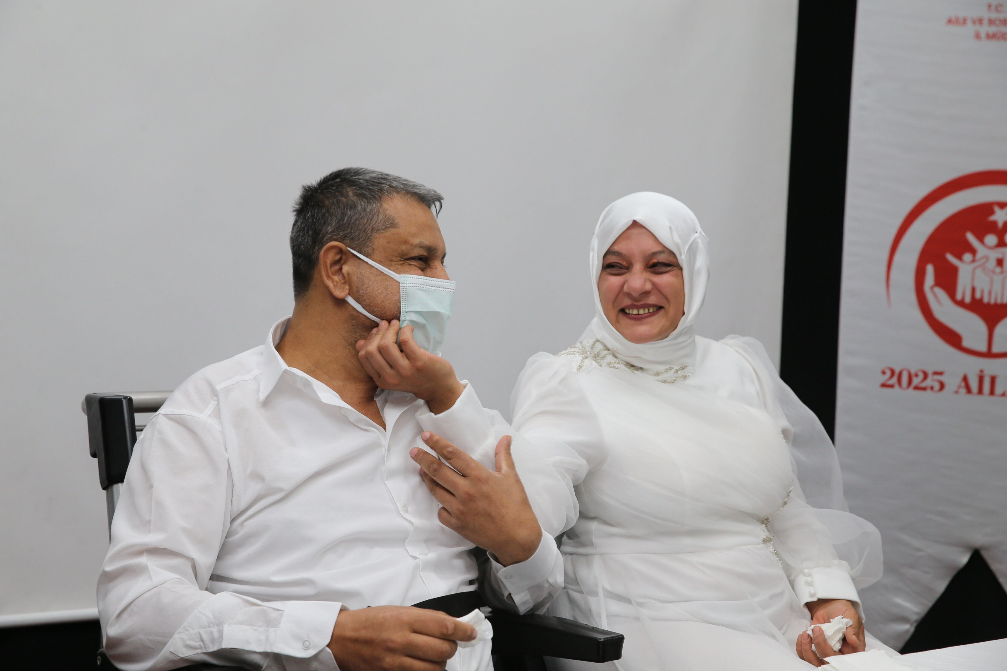 Kanser tedavisi görüyordu… Hastane salonu nikâh alanına dönüştü! - 2. Resim