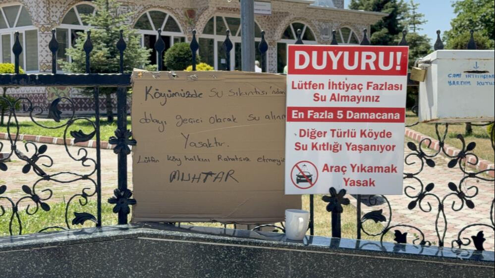 K&ouml;y&uuml; endişe kapladı! Meydanda toplandılar... Hepsinin tek bir duası var - 2. Resim