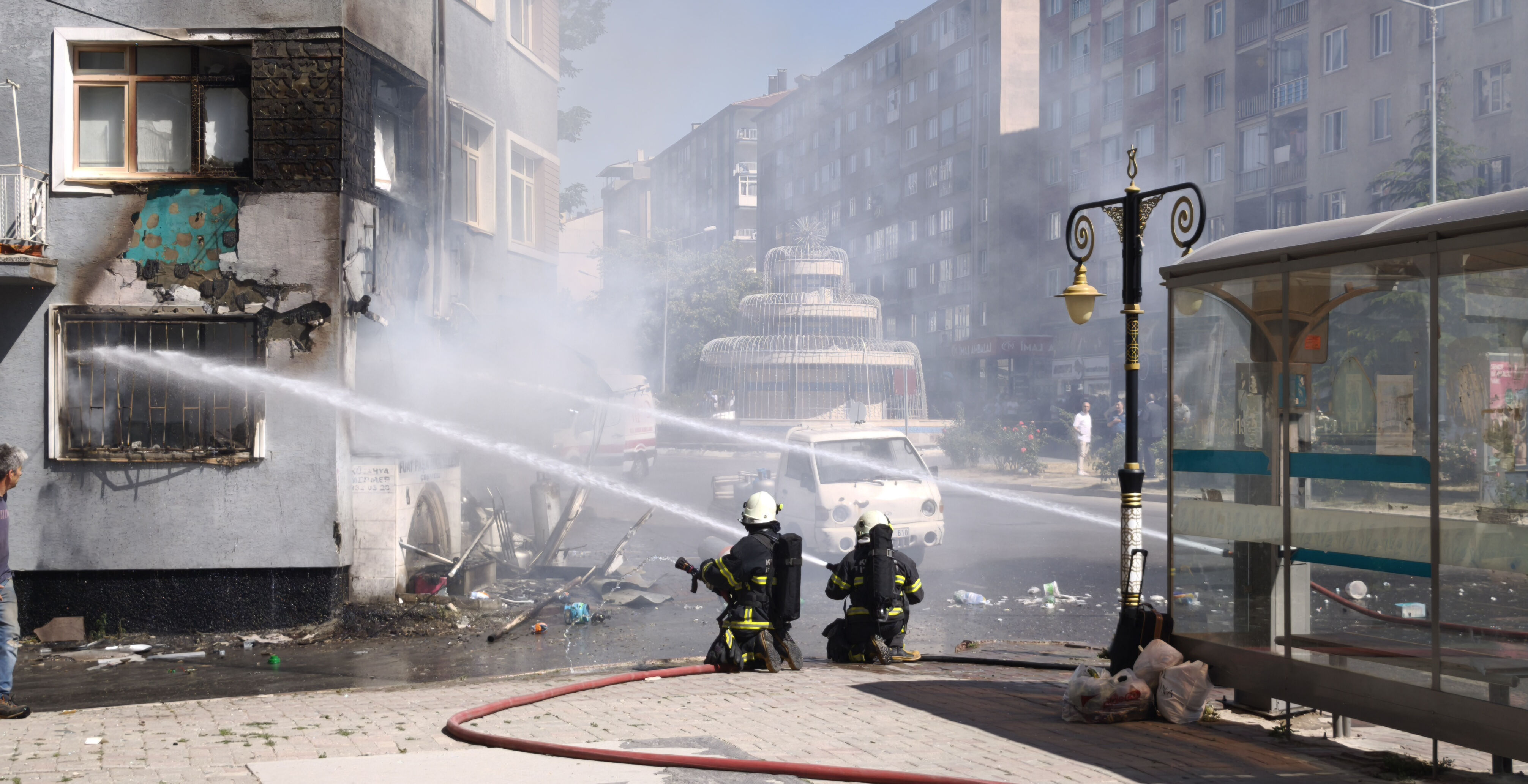 Kütahya'da tüp dükkanında şiddetli patlama! Çok sayıda yaralı var - 2. Resim