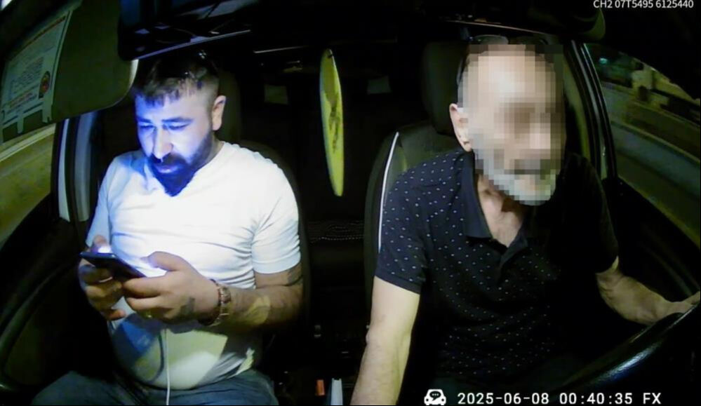 Müşteri, taksiciye dehşeti yaşattı! Şoförü dışarı atıp taksiyi kaçırdı - 2. Resim