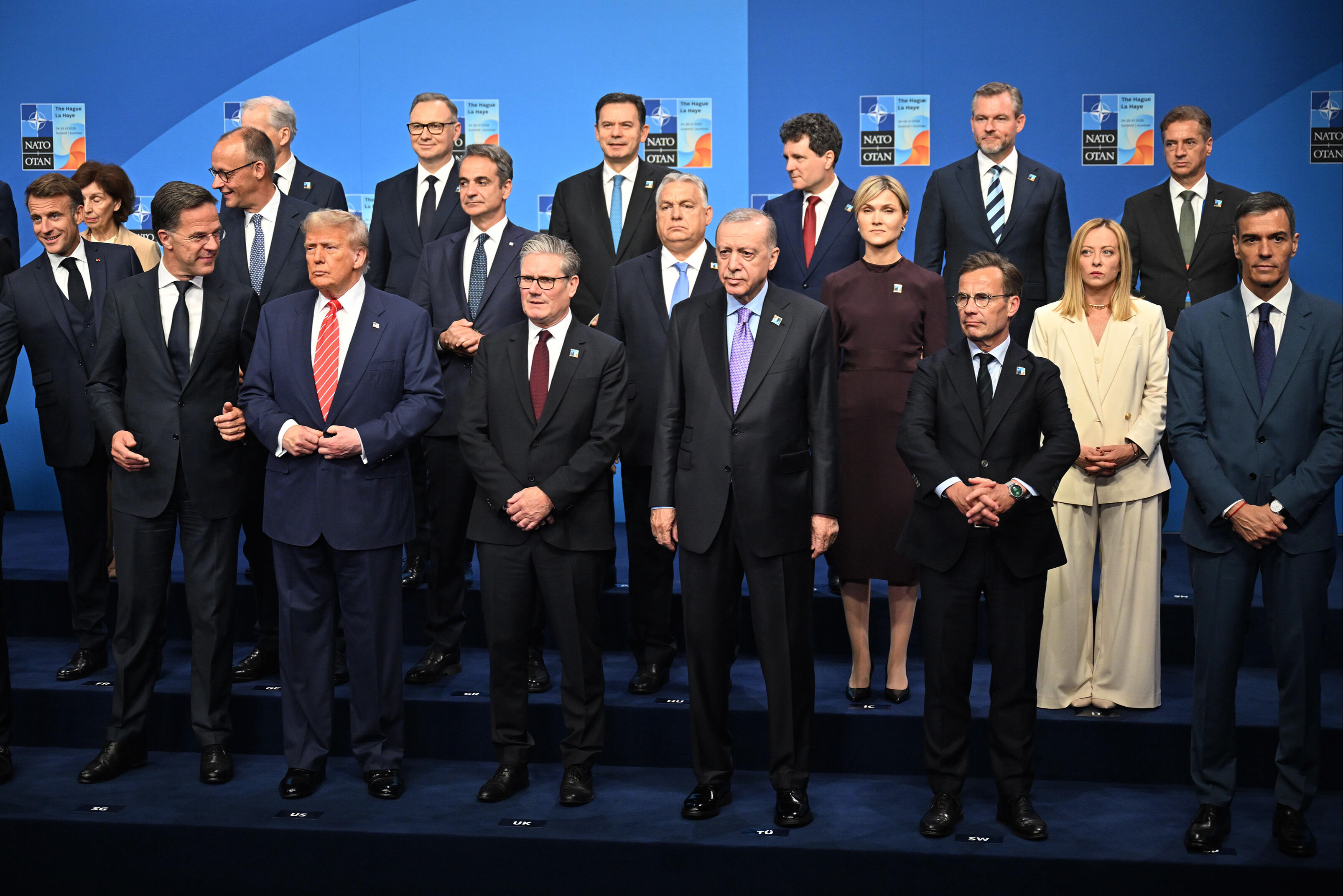 NATO liderleri Lahey'de: Beklenen fotoğraf geldi! Cumhurbaşkanı Erdoğan ve Trump'ın dikkat çeken sohbeti - 3. Resim