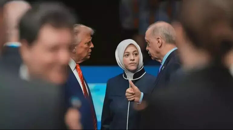 NATO liderleri Lahey'de: Beklenen fotoğraf geldi! Cumhurbaşkanı Erdoğan ve Trump'ın dikkat çeken sohbeti - 1. Resim