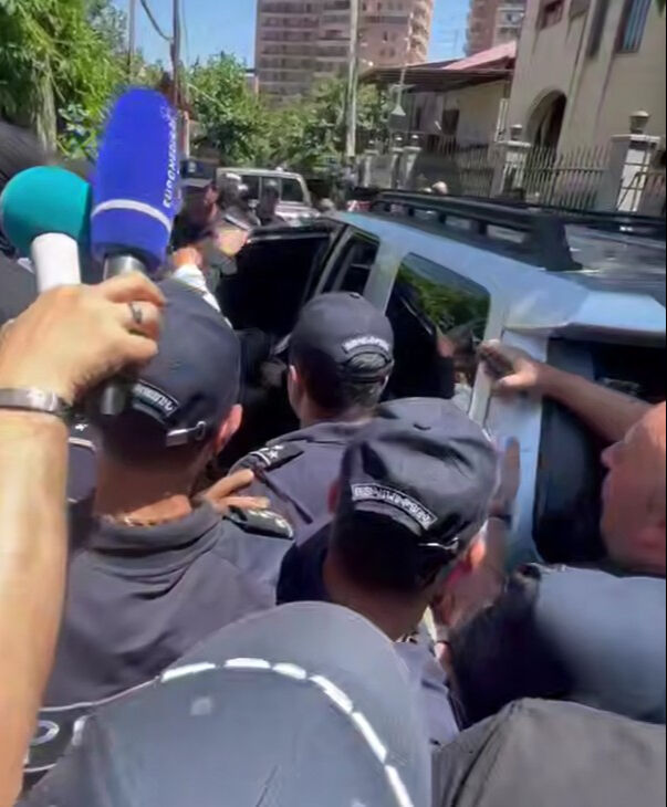 Paşinyan duyurdu! Darbe girişimini engelledik Bagrat gözaltına alındı