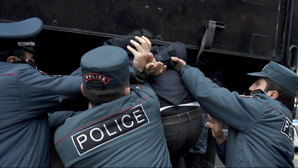 Paşinyan duyurdu! Darbe girişimini engelledik Paşinyan duyurdu! Darbe girişimini engelledik - 2. Resim