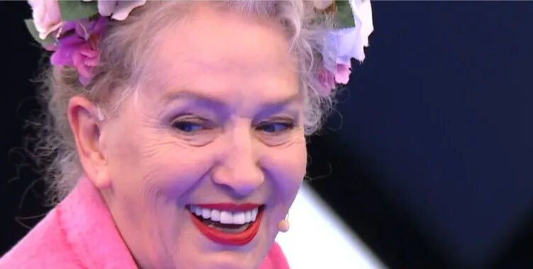 Suzan Kardeş korkuttu! Canlı yayında kaza geçirdi: Şafak Sezer'den gündem olan yorum... - 2. Resim