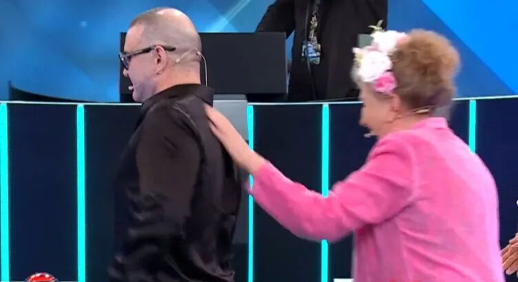 Suzan Kardeş korkuttu! Canlı yayında kaza geçirdi: Şafak Sezer'den gündem olan yorum... - 4. Resim