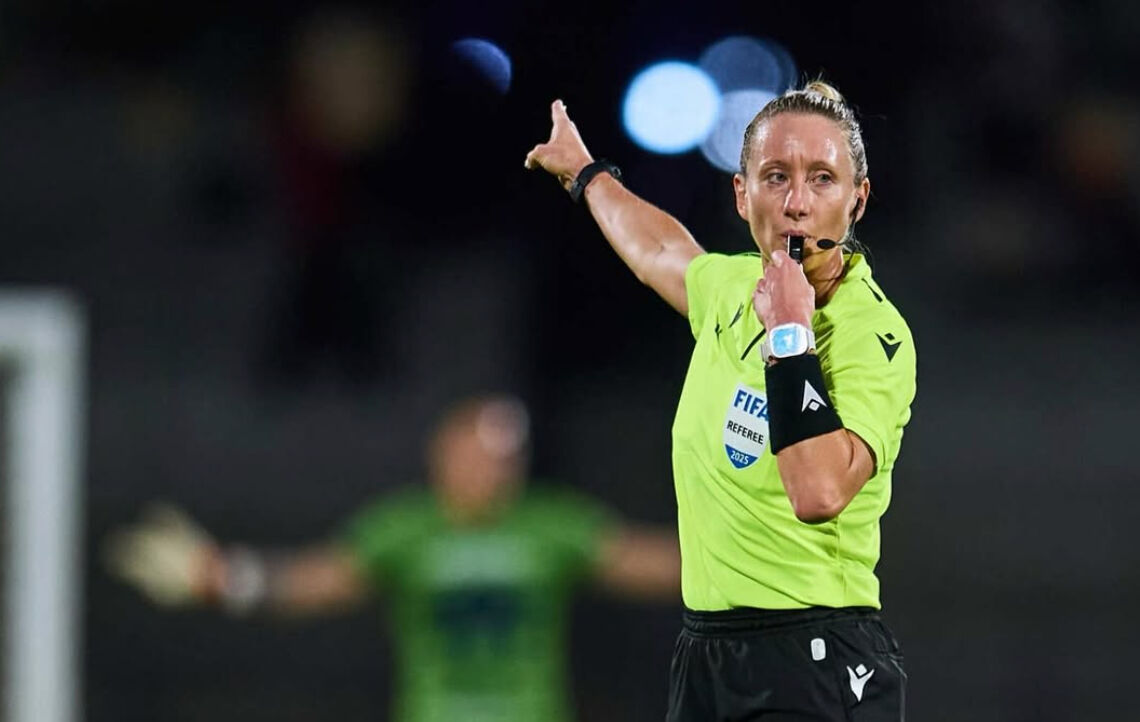 Tori Penso kimdir, nereli? Borussia Dortmund - Ulsan Hyundai maçında kadın hakem! - 1. Resim