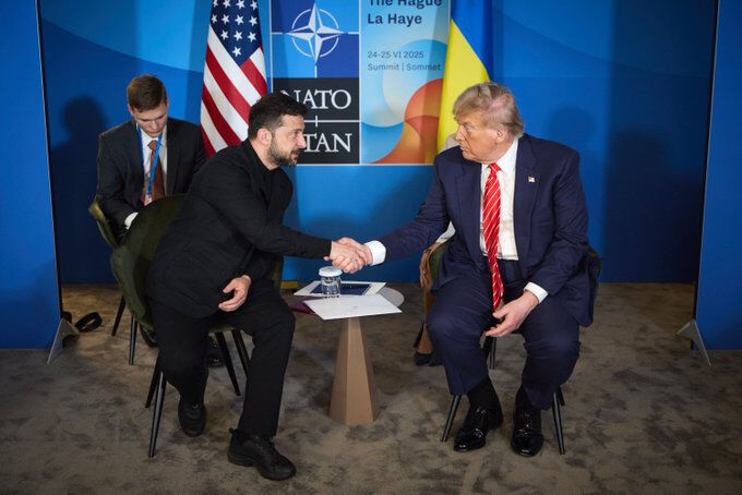 Trump hedefine yeni bir ülke daha ekledi! "Bunu reddeden tek ülke! 2 katını ödeyecekler" ABD Başkanı Donald Trump, zirve kapsamında Ukrayna Devlet Başkanı Volodimir Zelenskiy ile bir araya geldi.