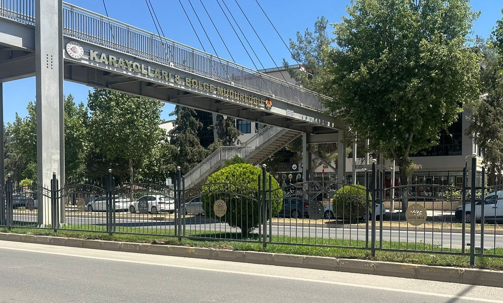Üst geçidi kullanmak istemedi: Faciayı yaşadı! Yetkililer harekete geçti - 1. Resim