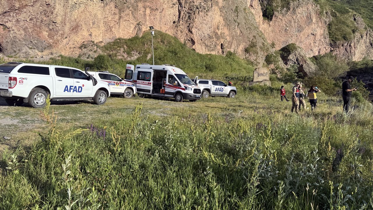 Ardahan'da acı olay: Serinlemek için girdikleri nehirden cesetleri çıktı Ardahan'da acı olay: Serinlemek için girdikleri nehirden cesetleri çıktı