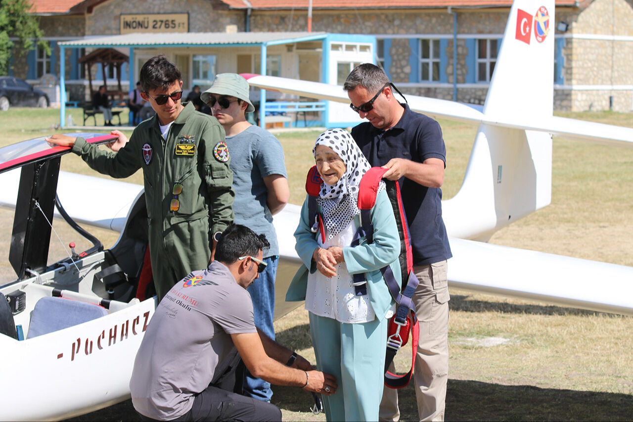 Bir cevapla hayaline kavuştu! 83 yaşındaki Mürüvvet teyzeyi görenler hayret etti - 5. Resim