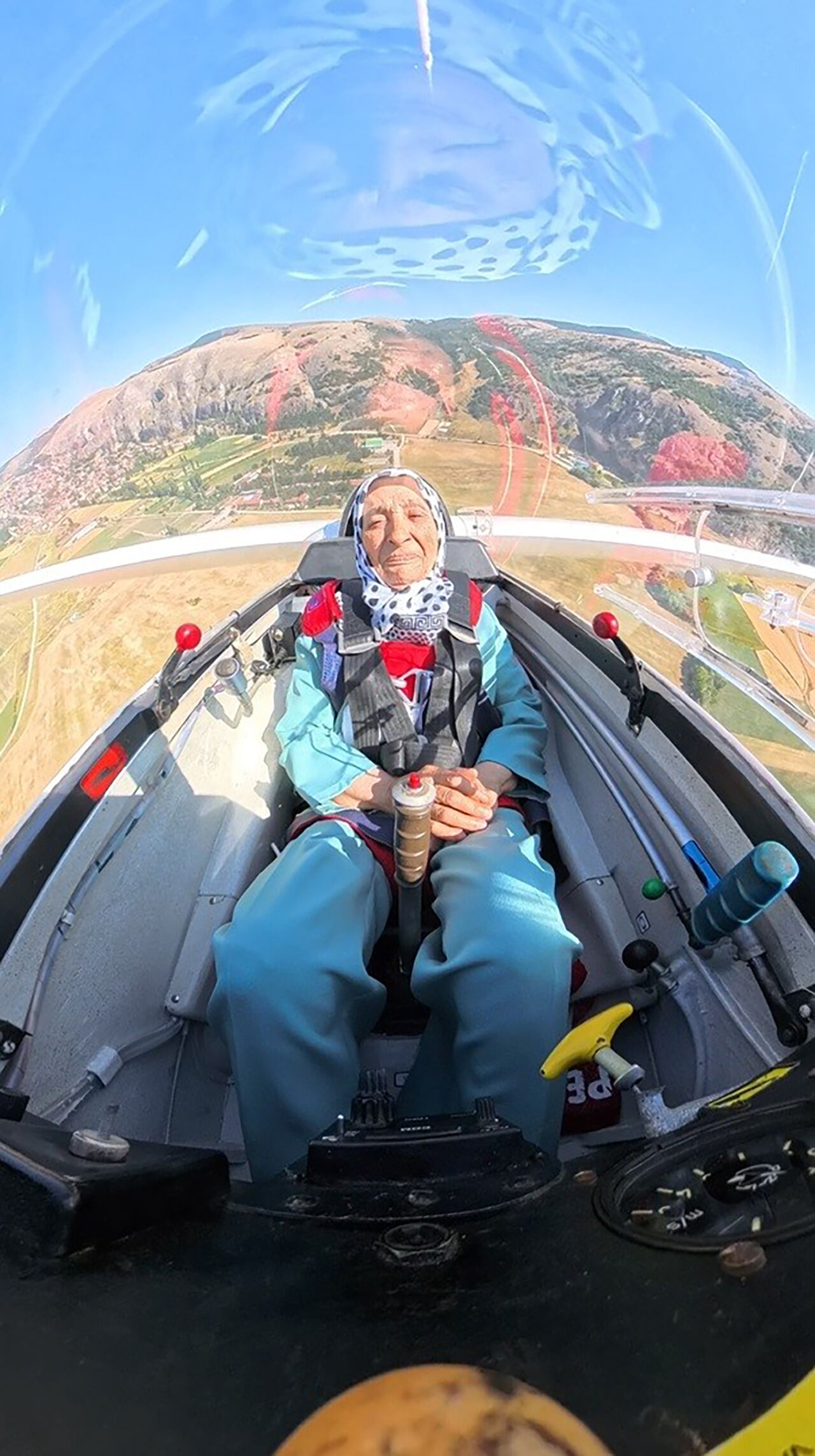 Bir cevapla hayaline kavuştu! 83 yaşındaki Mürüvvet teyzeyi görenler hayret etti - 9. Resim