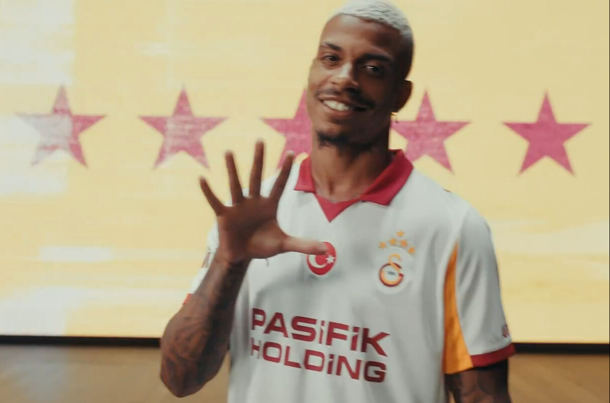 Galatasaray'ın 5 yıldızlı formaları tanıtıldı! Icardi, Uzi, Sane... - 1. Resim
