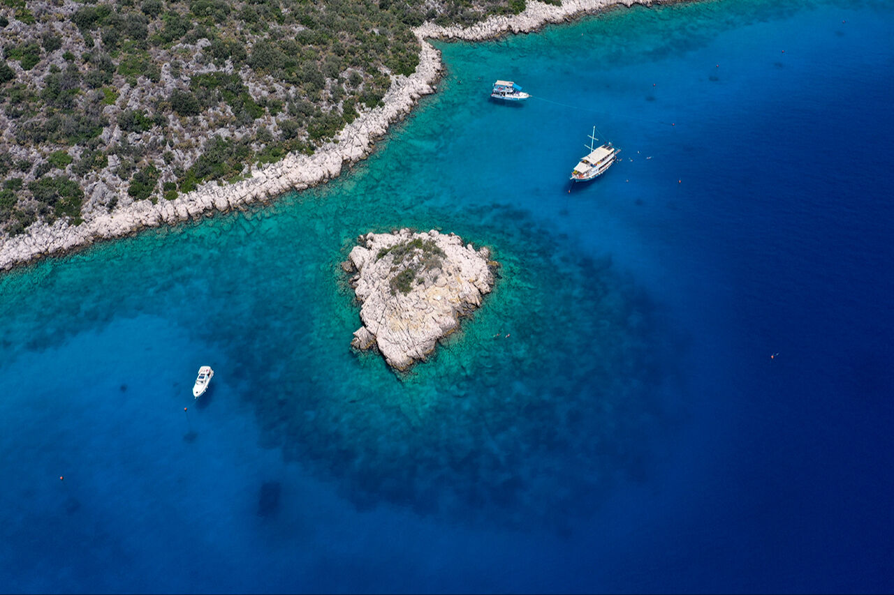İlk defa bu kadar net görüntülendi! Su altındaki tanklar, uçaklar, gemileri görmek için sıraya giriyorlar - 21. Resim