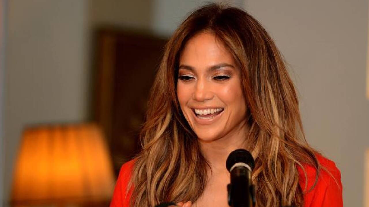 Jennifer Lopez'ten Türkiye sürprizi! 50 kişiyle özel buluşma Jennifer Lopez'ten Türkiye sürprizi! 50 kişiyle özel buluşma - 1. Resim