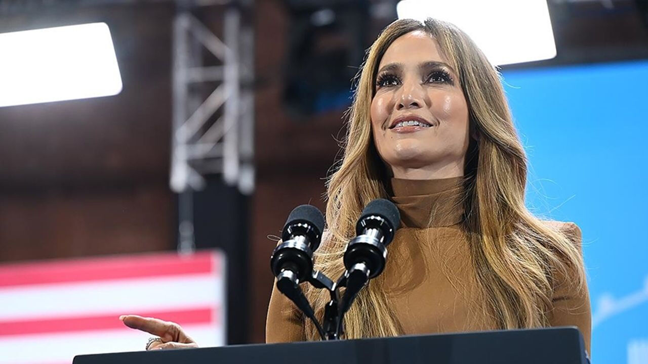 Jennifer Lopez'ten Türkiye sürprizi! 50 kişiyle özel buluşma Jennifer Lopez'ten Türkiye sürprizi! 50 kişiyle özel buluşma - 2. Resim