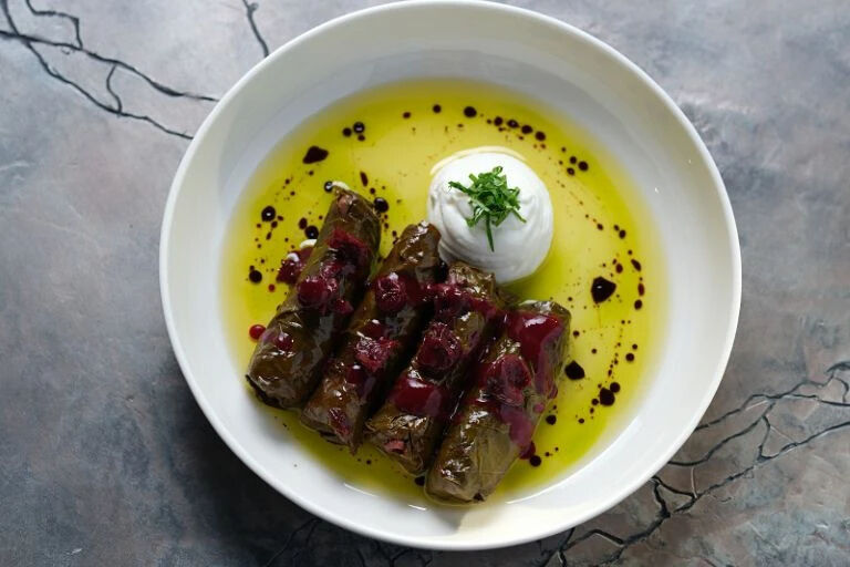 Mehmet Yalçınkaya’nın restoranında sarma fiyatı olay oldu! Gören yoruma sarıldı: Sosyal medya ikiye bölündü - 3. Resim