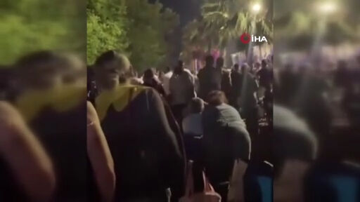 Olay anlar... Merve Özbey'in konserinde kavga çıktı! Ortalık savaş alanına döndü - 3. Resim