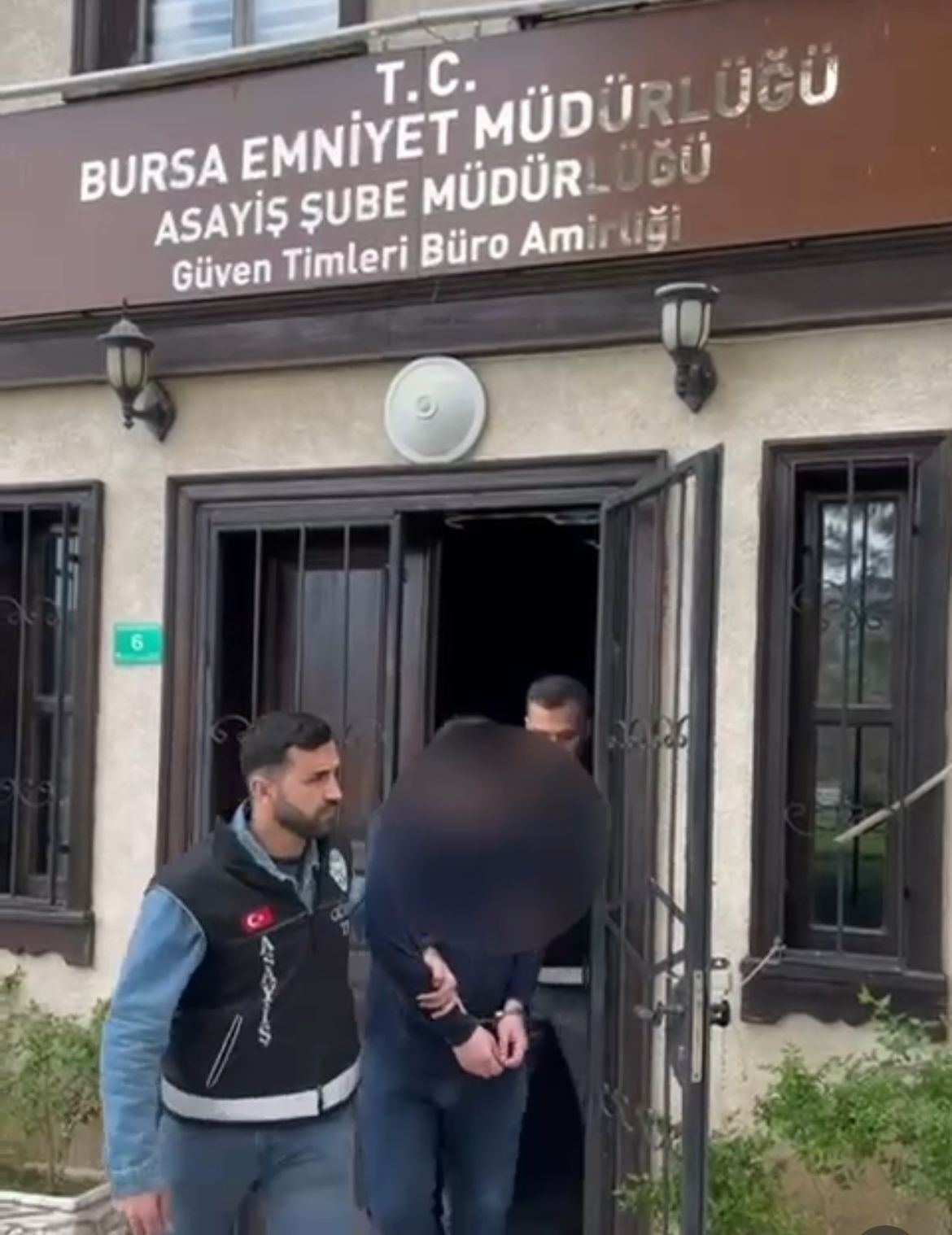 Suç makinesi adamı 'pazar' merakı yakalattı! - 1. Resim