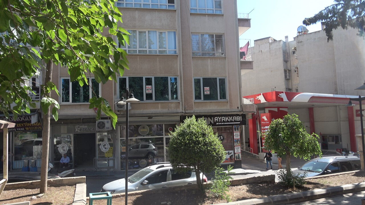 Suriyeliler döndü, fiyatlar çakıldı! Evler boş kalınca kiralar yüzde 30 düştü Suriyeliler döndü, fiyatlar düştü! Evler boş kalınca kiralar yüzde 30 düştü - 1. Resim