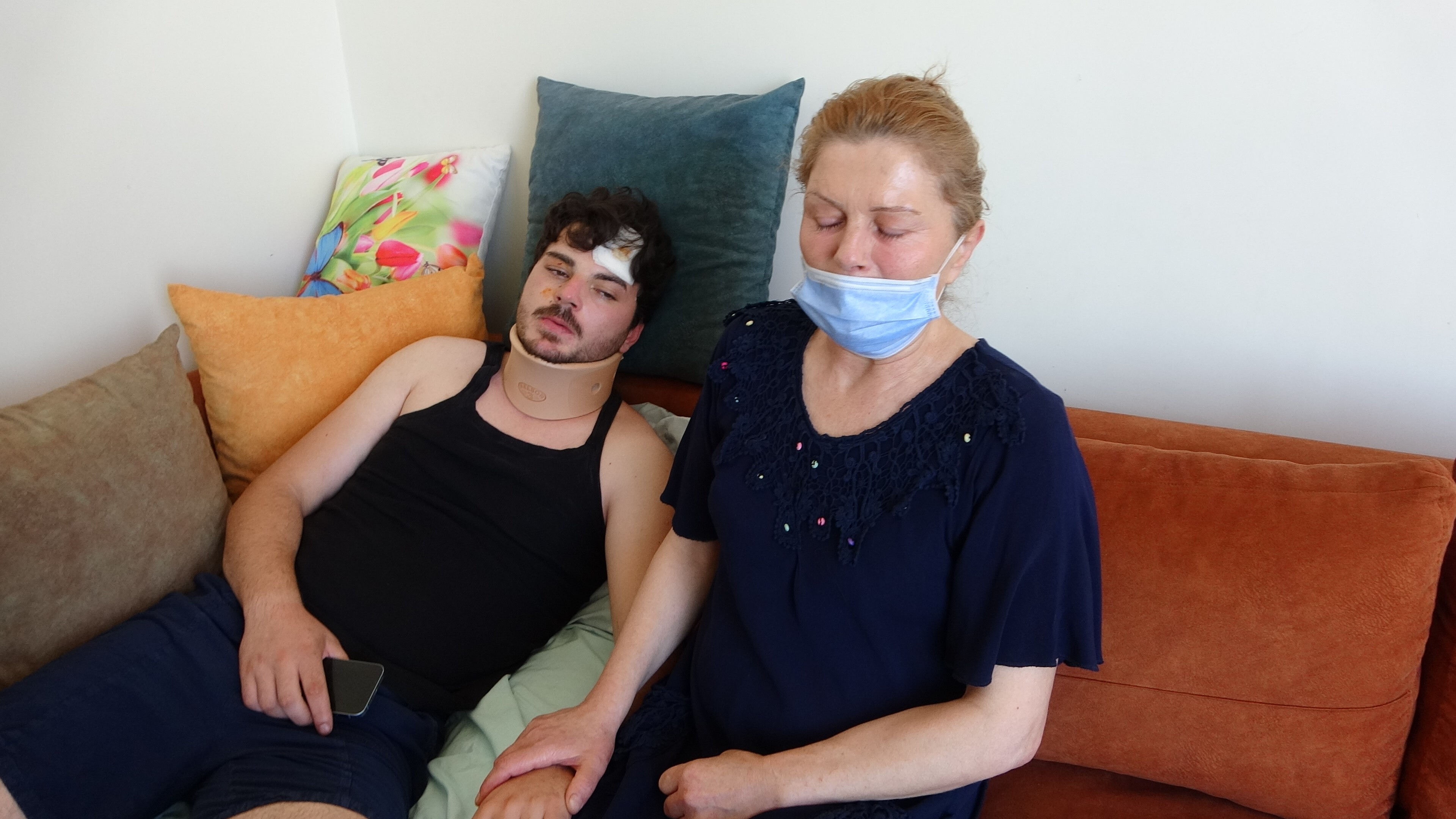 Trafikte ölümden döndü! Oyuncu Mehmet Akif Akdeniz'in annesi konuştu: Trafikte ölümden döndü! Oyuncu Mehmet Akif Akdeniz'in annesi konuştu: