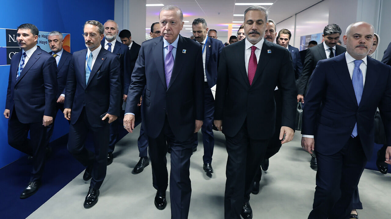 Trump'la ne konuştu? Cumhurbaşkanı Erdoğan merak edilen görüşmenin perde arkasını anlattı Trump'la ne konuştu? Cumhurbaşkanı Erdoğan merak edilen görüşmenin perde arkasını anlattı - 3. Resim