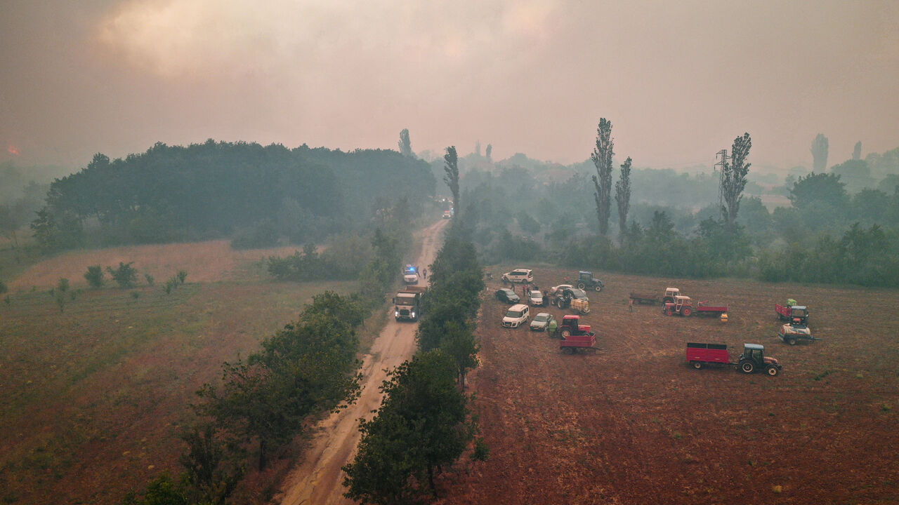 3 ilde ciğerlerimiz yanıyor! Yangın diğer şehre sıçradı: Evler tahliye edildi - 8. Resim