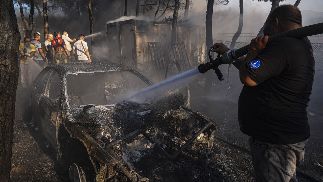3 ilde ciğerlerimiz yanıyor! Yangın diğer şehre sıçradı: Evler tahliye edildi - 4. Resim