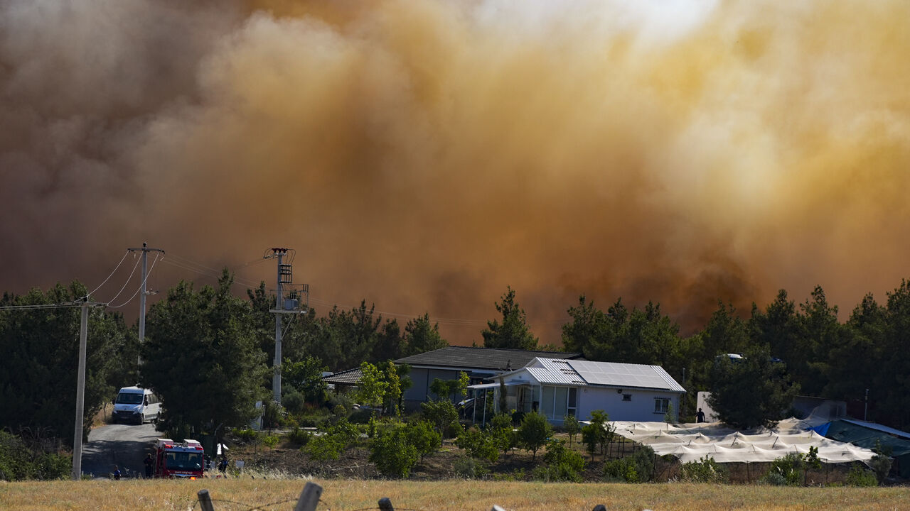 3 ilde ciğerlerimiz yanıyor! Yangın diğer şehre sıçradı: Evler tahliye edildi - 5. Resim