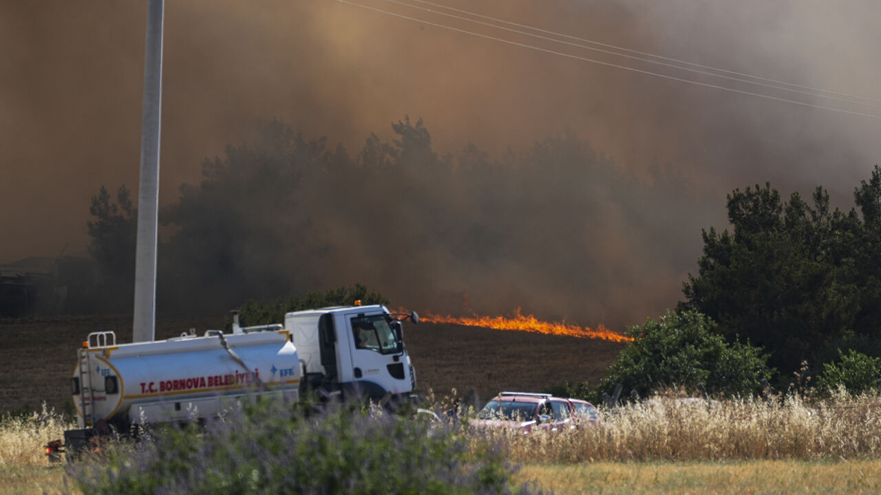 3 ilde ciğerlerimiz yanıyor! Yangın diğer şehre sıçradı: Evler tahliye edildi - 2. Resim