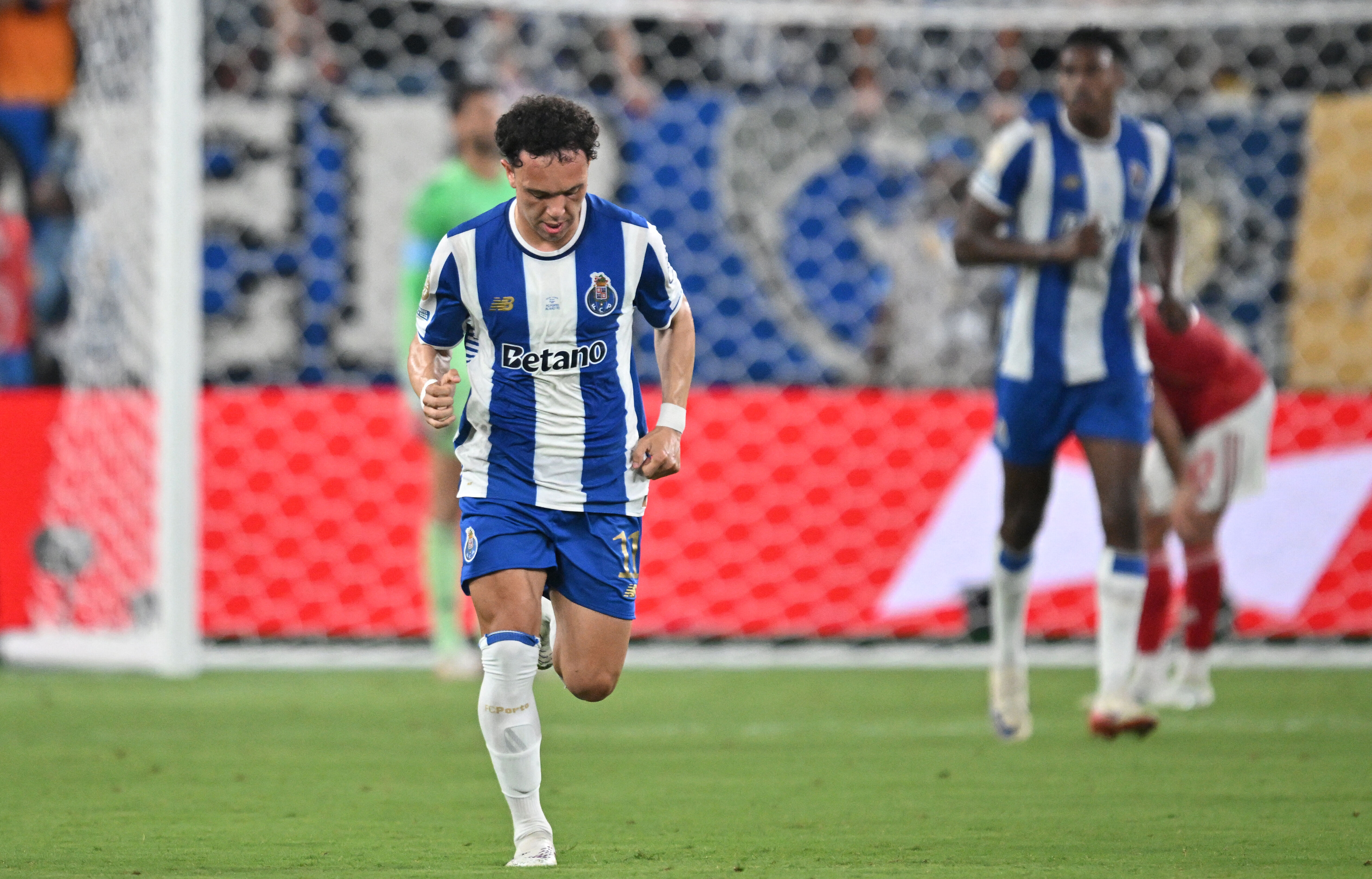 Bu isim ilk kez ortaya çıktı! Fenerbahçe, yıldız futbolcuyla masaya oturdu - 1. Resim