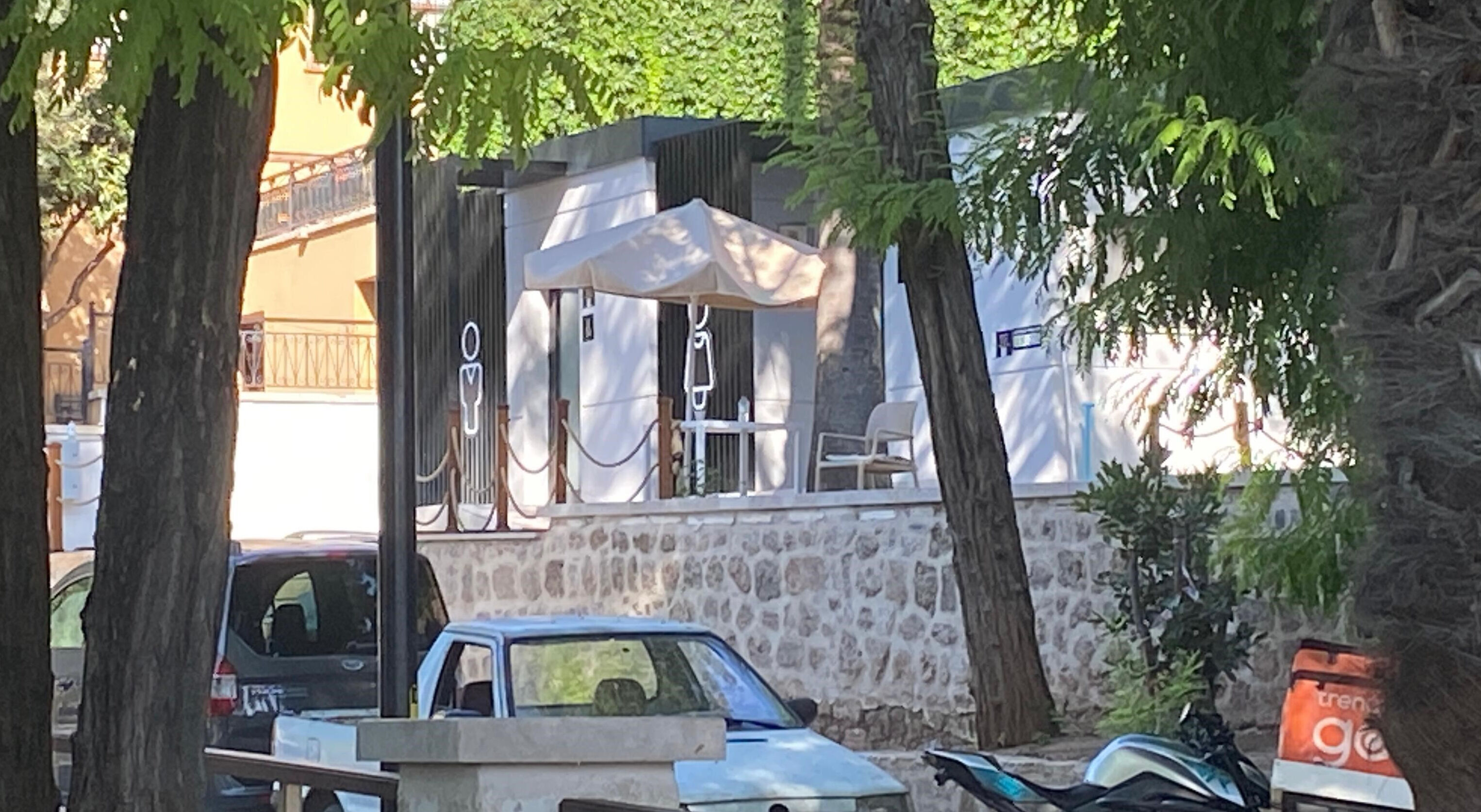 Burası Türkiye! Tuvalete girmek için euro veriyorlar, sosyal medyada gündem oldu Burası Türkiye! Tuvalete girmek için euro veriyorlar, sosyal medyada gündem oldu - 3. Resim