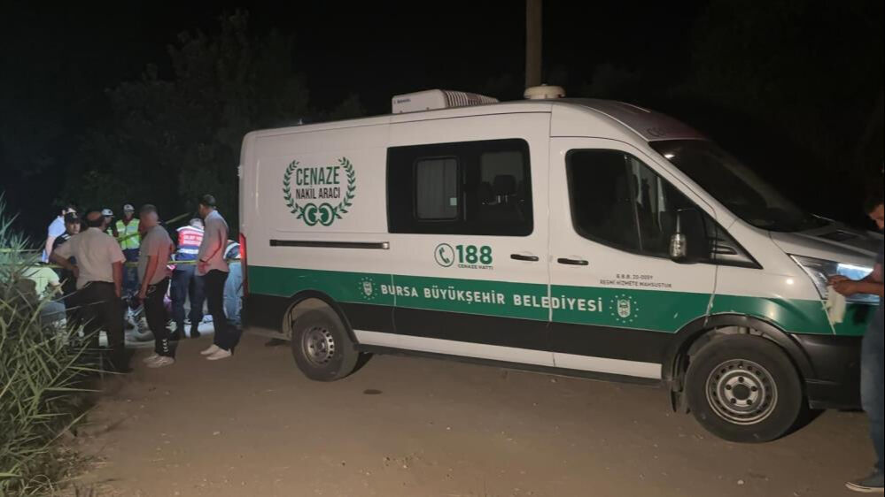 Bursa'da korkunç olay! Yürüyüşe çıkanlar boğazı kesik ceset buldu - 1. Resim