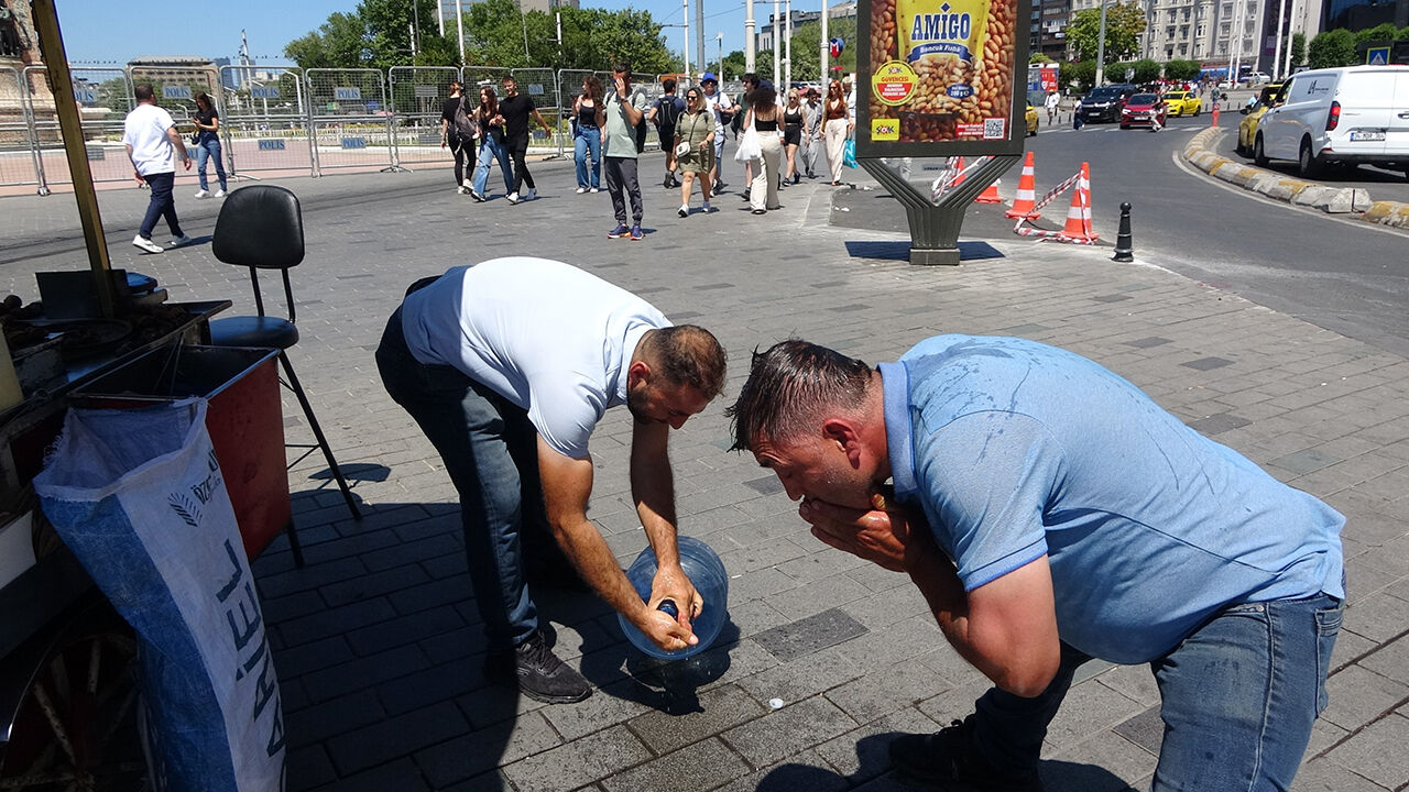 Termometreler patlama seviyesine geldi! Aşırıcı sıcaklara karşı uzmanlar uyardı... Türkiye serinlemeye çalışıyor - 5. Resim