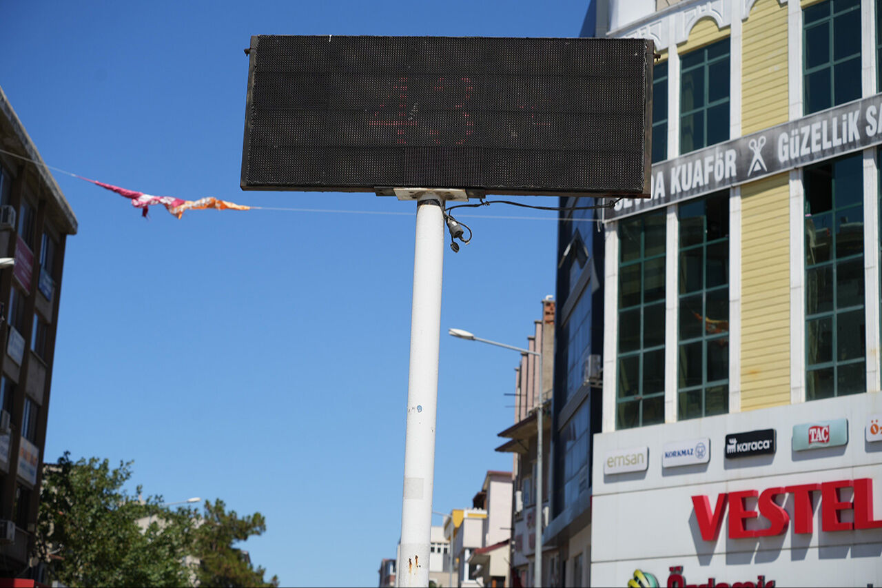 Termometreler patlama seviyesine geldi! Aşırıcı sıcaklara karşı uzmanlar uyardı... Türkiye serinlemeye çalışıyor - 2. Resim