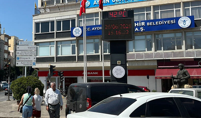 Termometreler patlama seviyesine geldi! Aşırıcı sıcaklara karşı uzmanlar uyardı... Türkiye serinlemeye çalışıyor - 4. Resim