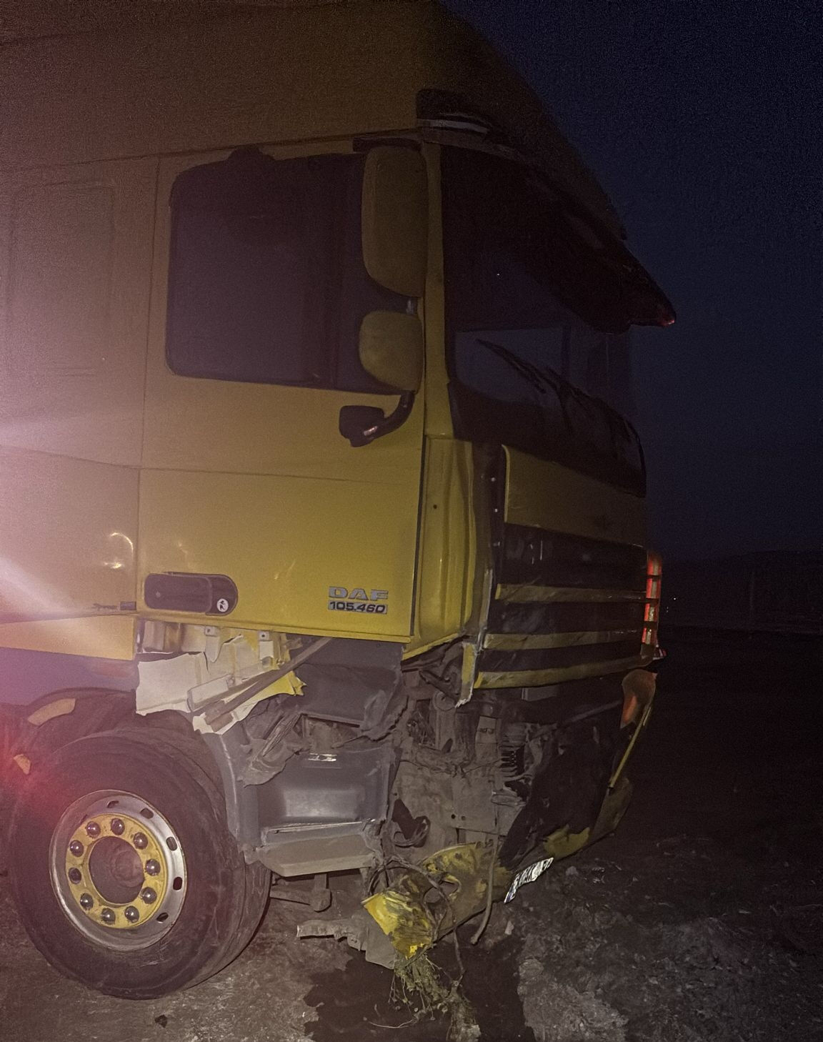 Ardahan'da feci kaza: Tır ile çarpışan araçta 2 kişi öldü! - 1. Resim