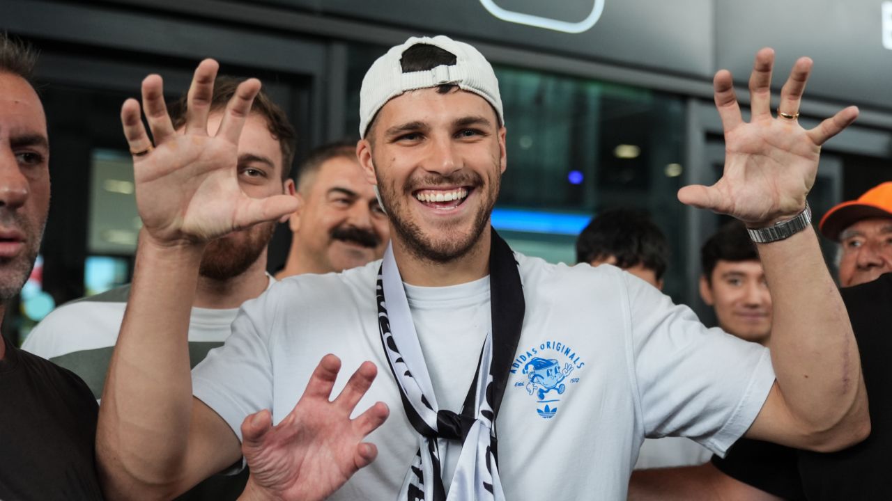 Beşiktaş'ın yeni transferi David Jurasek İstanbul'da! Beşiktaş'ın yeni transferi David Jurasek İstanbul'da!