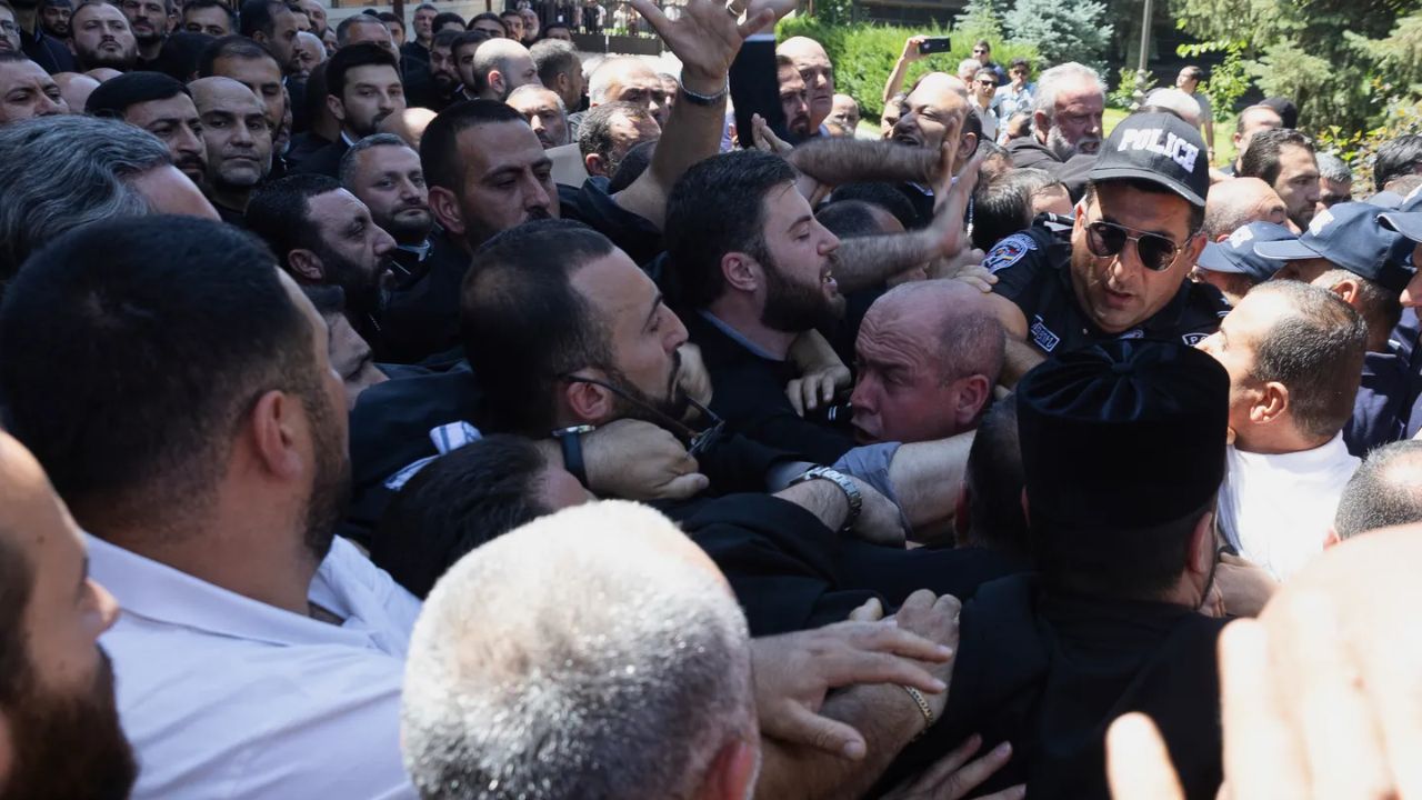 Ermenistan’da darbe planının sır perdesi aralandı: Türkiye ve Azerbaycan’ı hedef aldılar! Ermenistan’da darbe planının sır perdesi aralandı: Türkiye ve Azerbaycan’ı hedef aldılar!