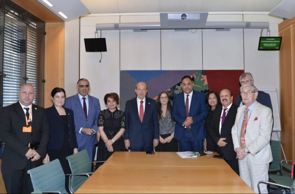 Eski İngiltere Başbakanı Johnson'dan KKTC'ye övgü!