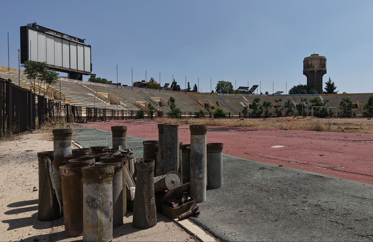 Masumlar buradan bombalandı! Yüzlerce maça şahitlik eden tarihi stadyumun son hali dikkat çekti - 6. Resim