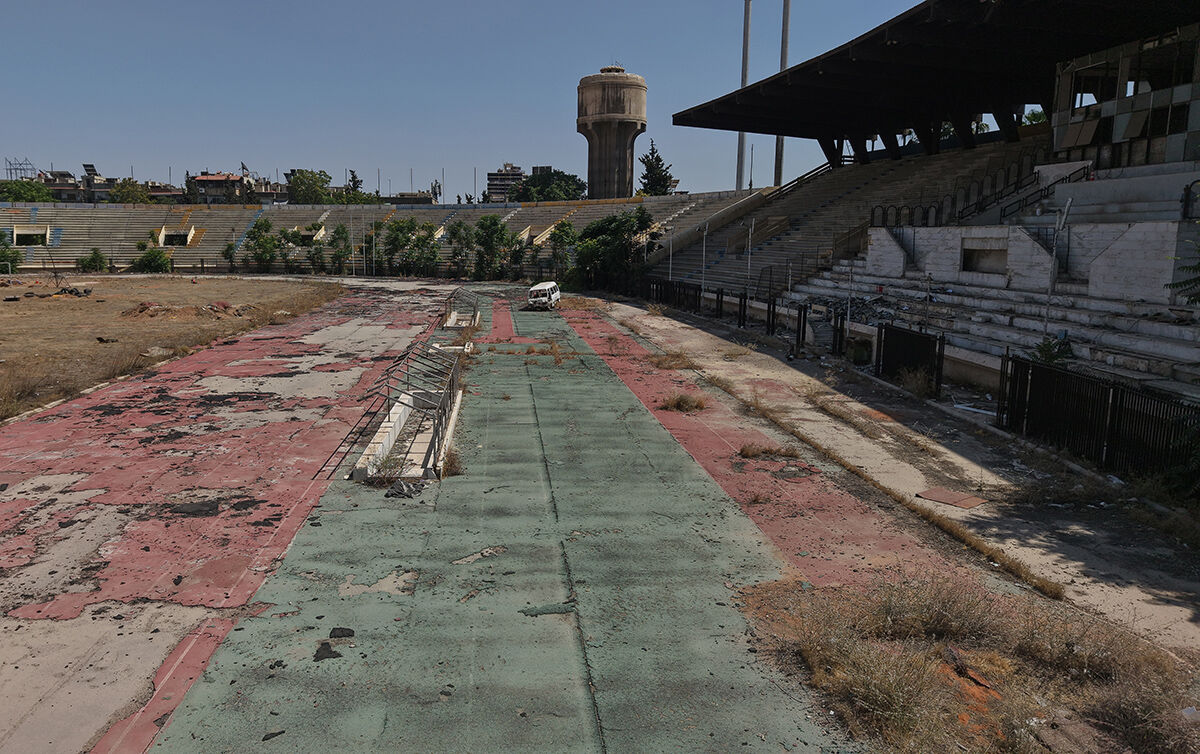 Masumlar buradan bombalandı! Yüzlerce maça şahitlik eden tarihi stadyumun son hali dikkat çekti - 5. Resim