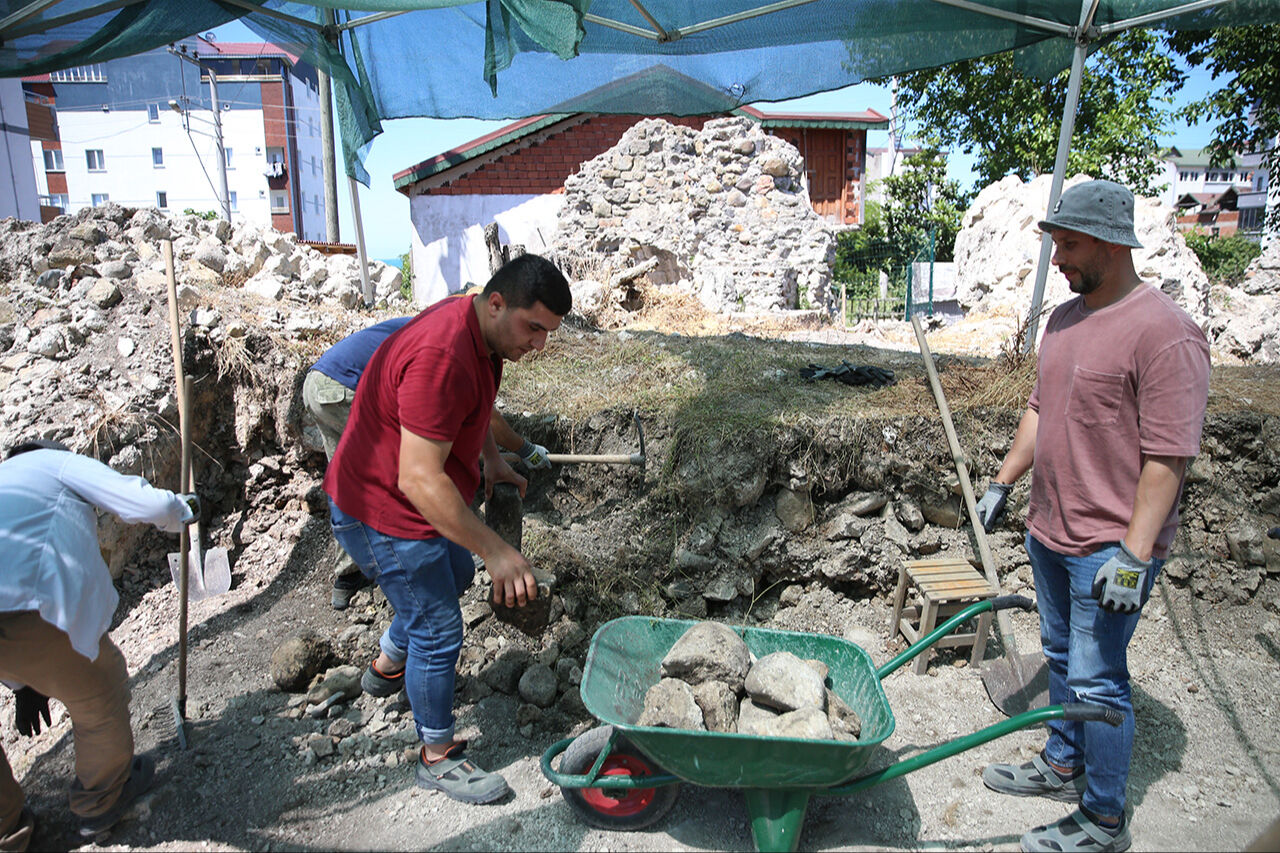 Yol çalışmasında bulunmuş, semboller ortaya çıkmıştı: Dünyada bu özelliğe sahip çok az sayıda yapı var! - 2. Resim