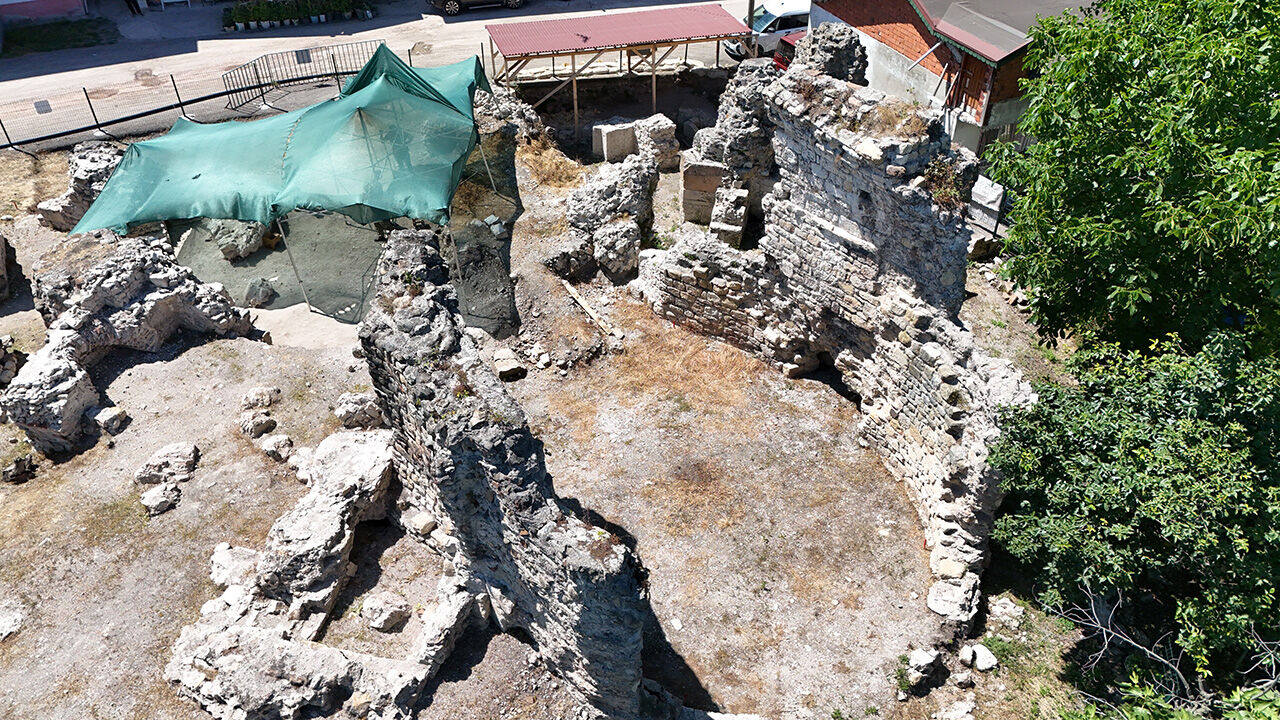 Yol çalışmasında bulunmuş, semboller ortaya çıkmıştı: Dünyada bu özelliğe sahip çok az sayıda yapı var! - 7. Resim