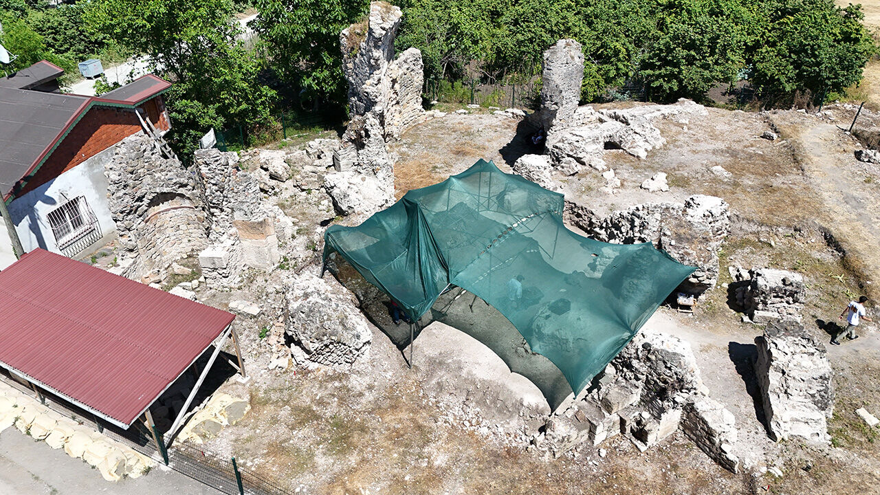 Yol çalışmasında bulunmuş, semboller ortaya çıkmıştı: Dünyada bu özelliğe sahip çok az sayıda yapı var! - 4. Resim